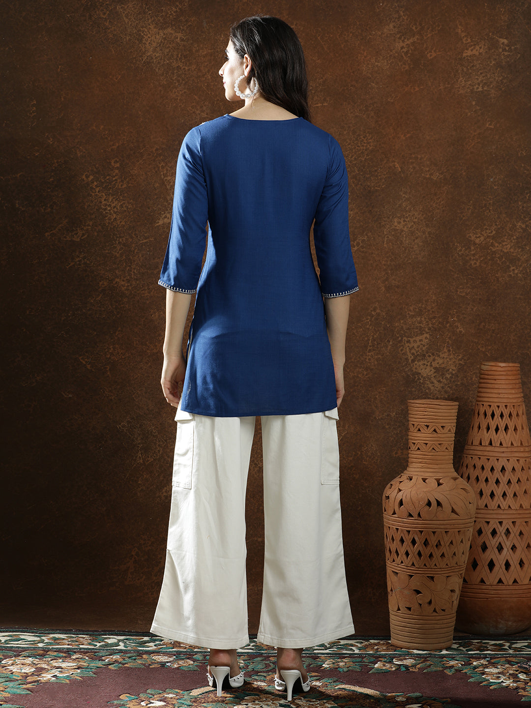 Floral Embroidered Straight Kurta