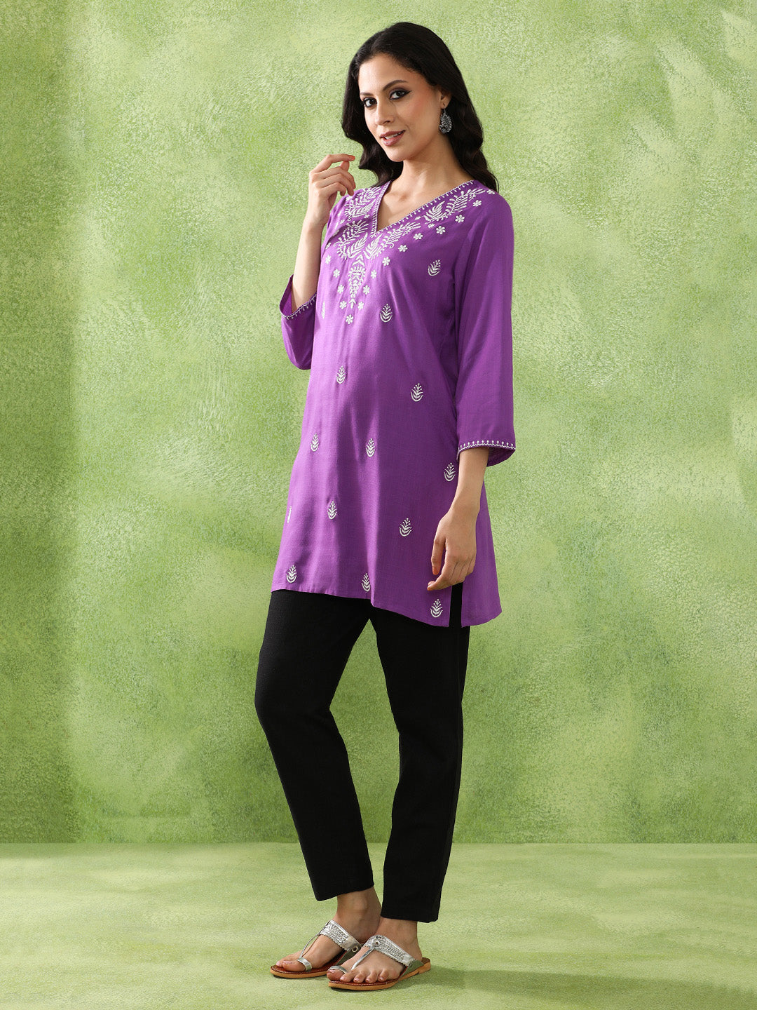 Floral Embroidered Straight Kurta