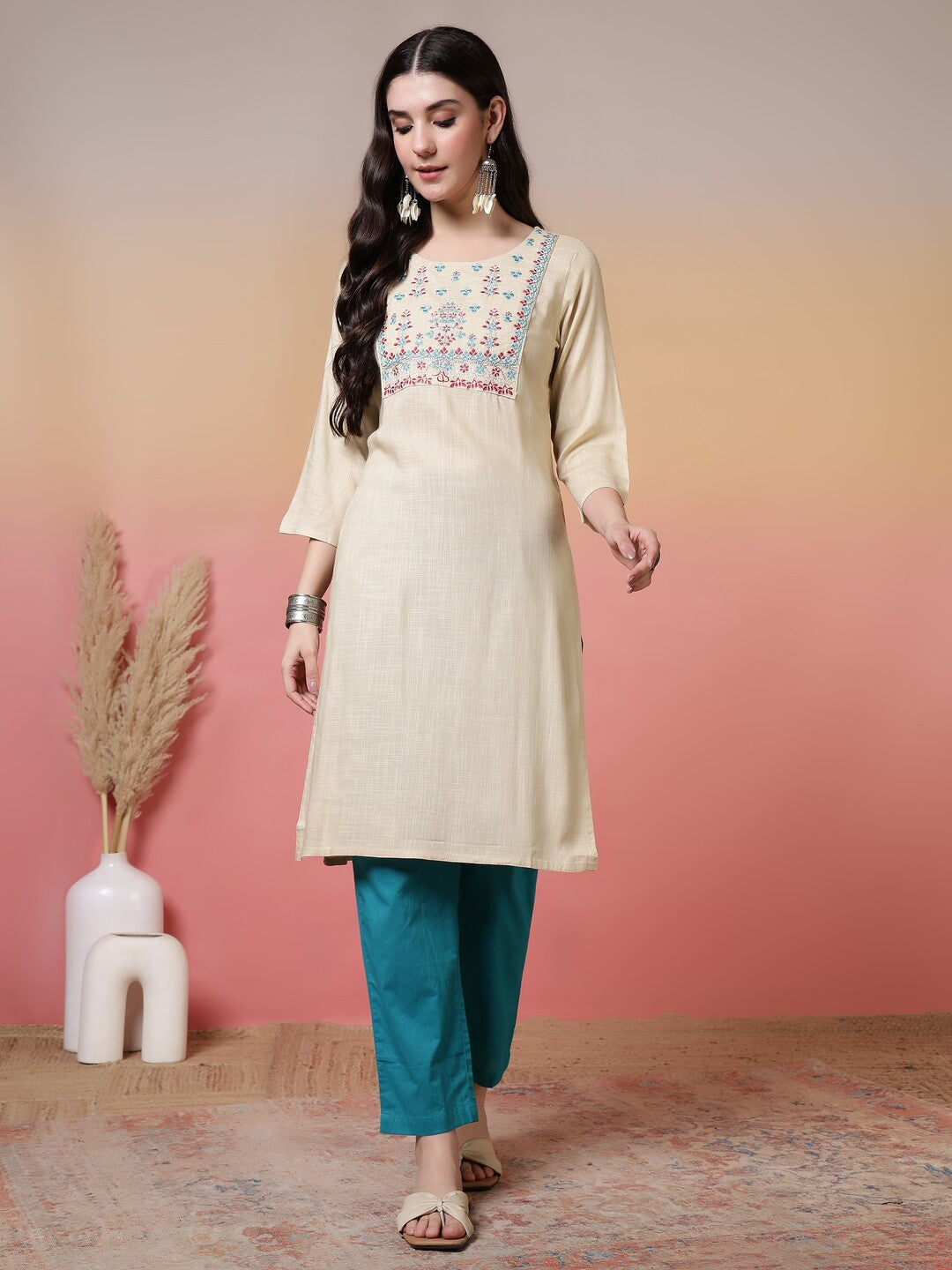 Solid Embroidered Straight Kurta