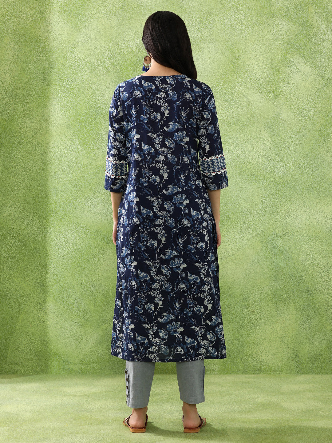 Floral Embroidered Straight Pure Cotton Kurta