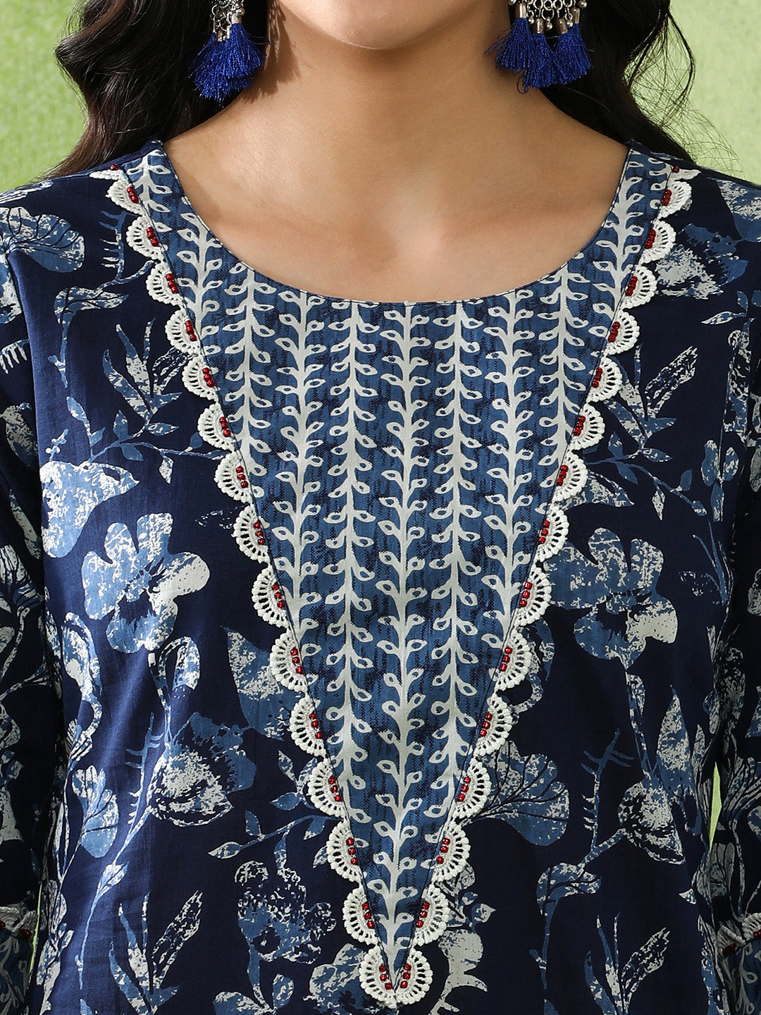 Floral Embroidered Straight Pure Cotton Kurta