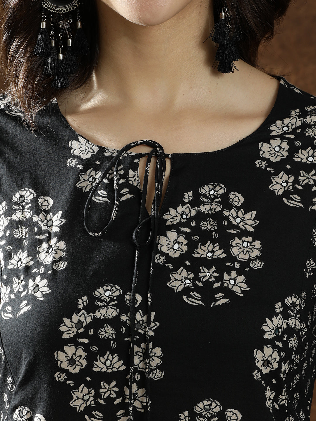 Floral Embroidered Straight Pure Cotton Kurta