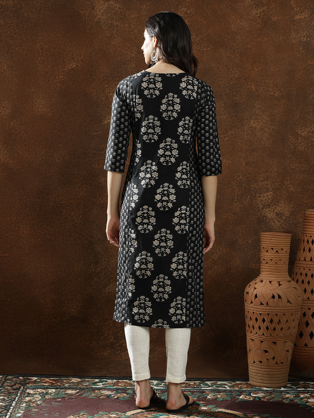 Floral Embroidered Straight Pure Cotton Kurta