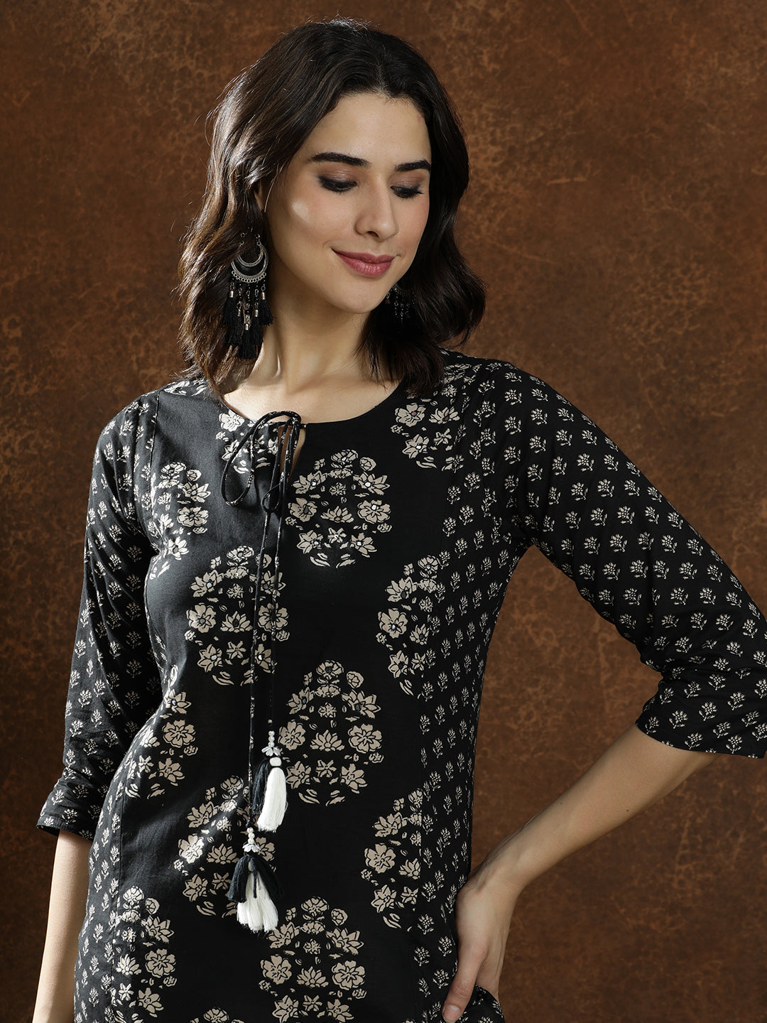 Floral Embroidered Straight Pure Cotton Kurta