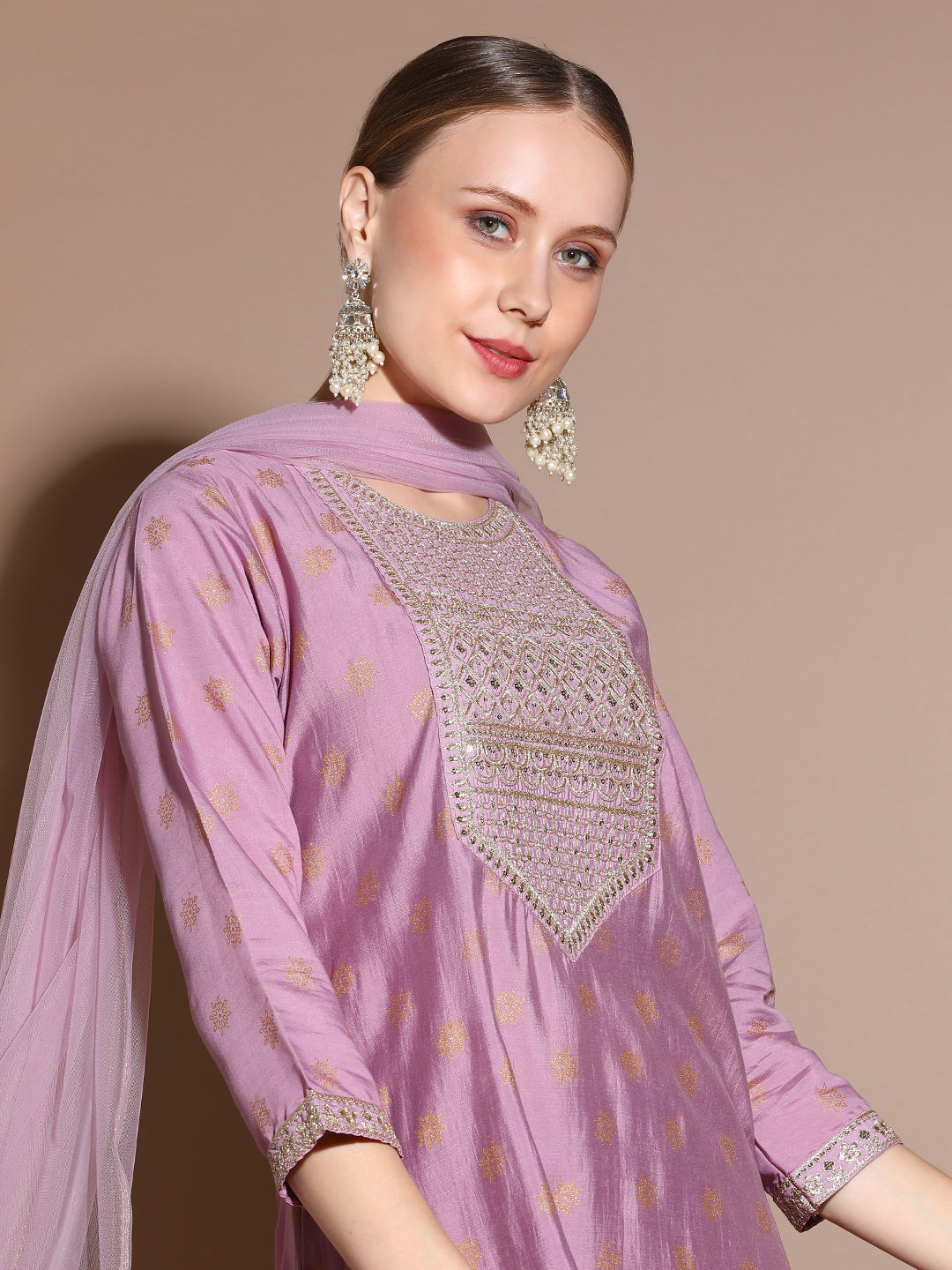 Pink Embroidered Silk Blend Kurta Set With Net Dupatta