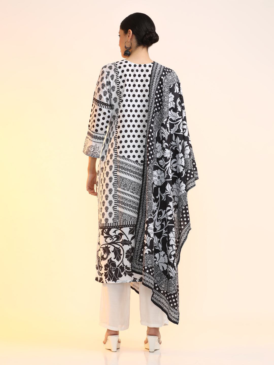 Embroidered Linen Floral Kurta Sets With Dupatta