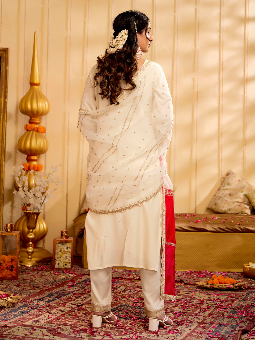 Floral Embroidered Straight Cotton Blend Kurta & Trousers Sets