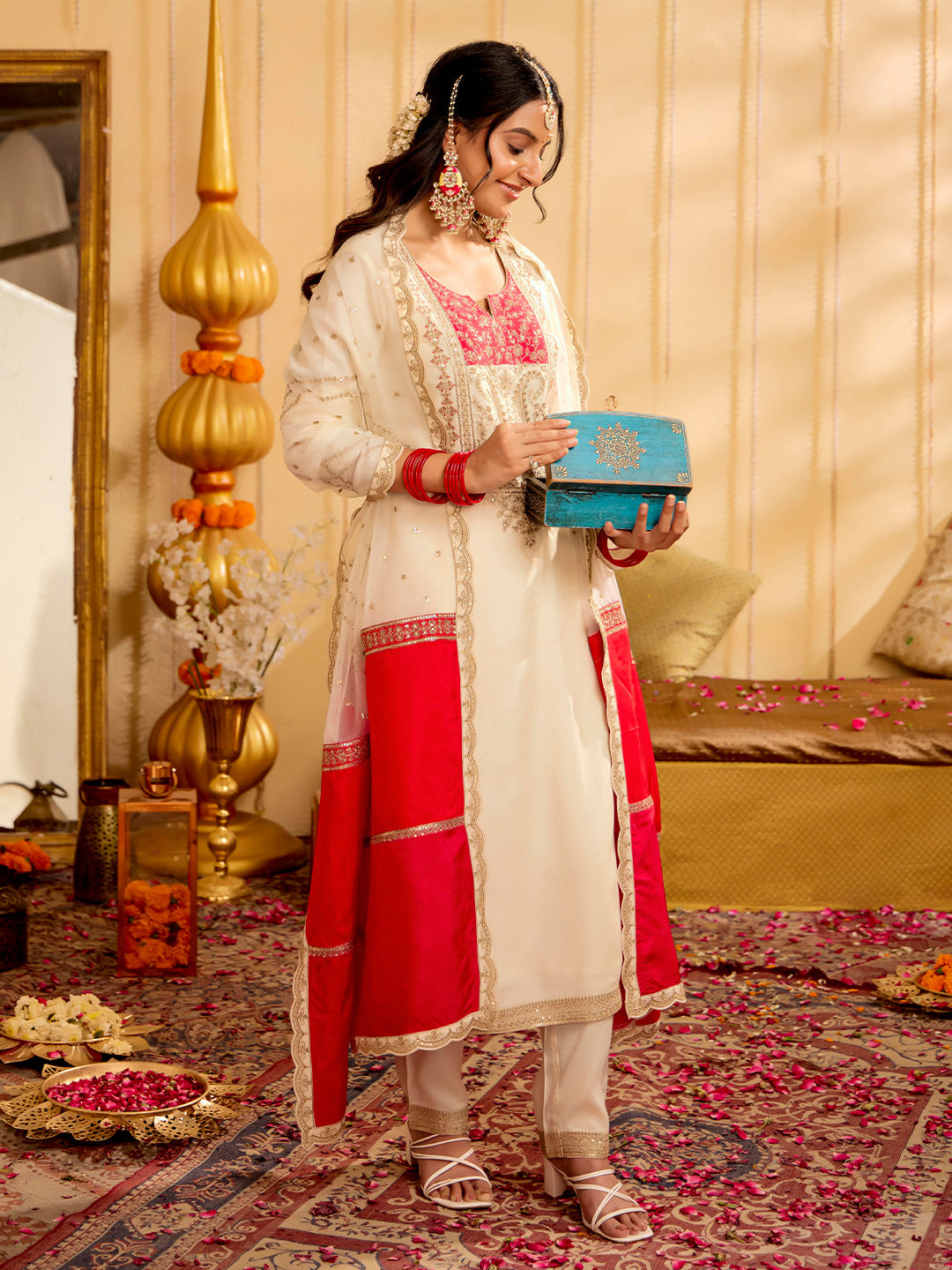 Floral Embroidered Straight Cotton Blend Kurta & Trousers Sets