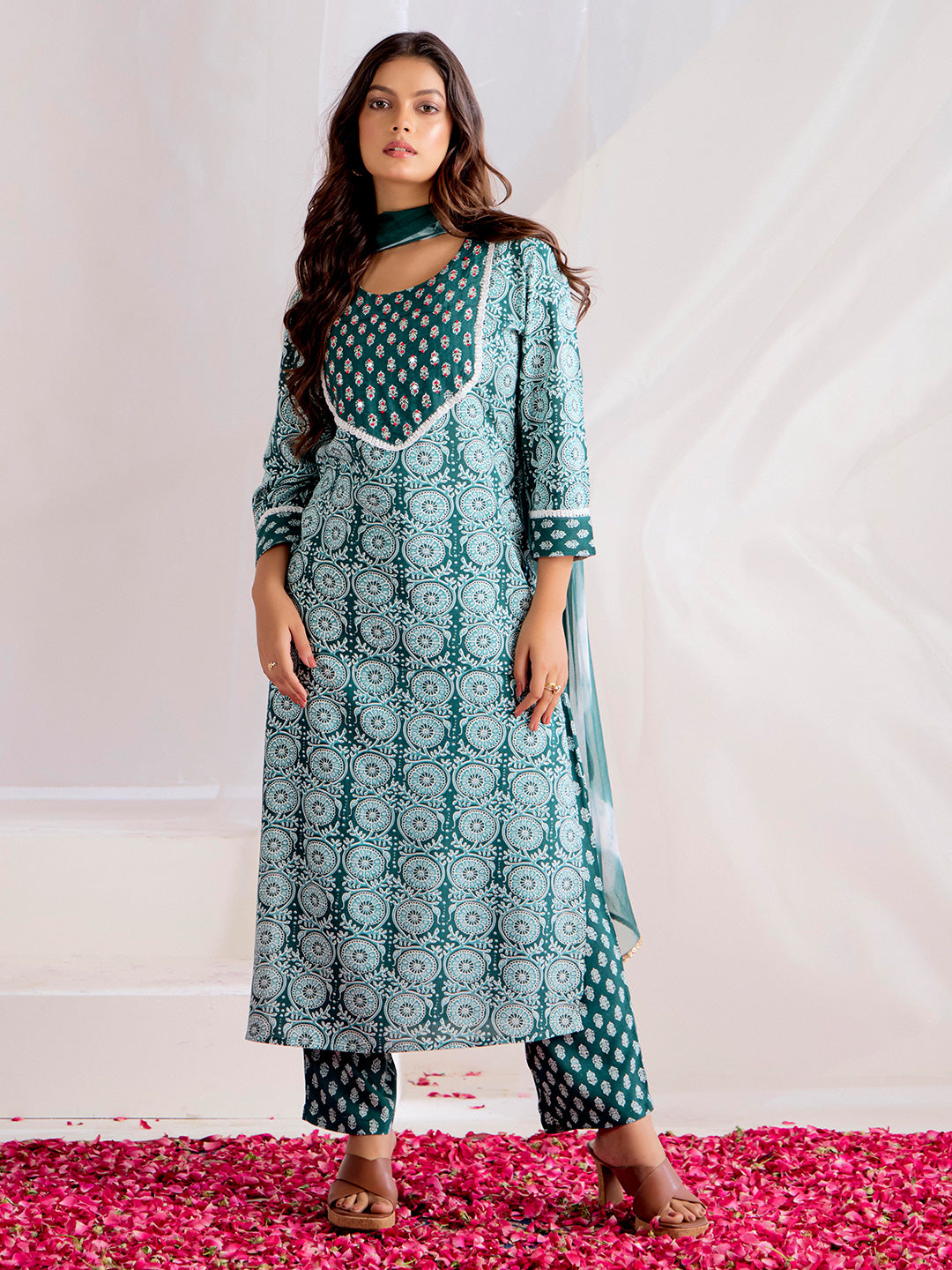 Ethnic Floral Printed Kurta Set With Tie-Dye Dupatta