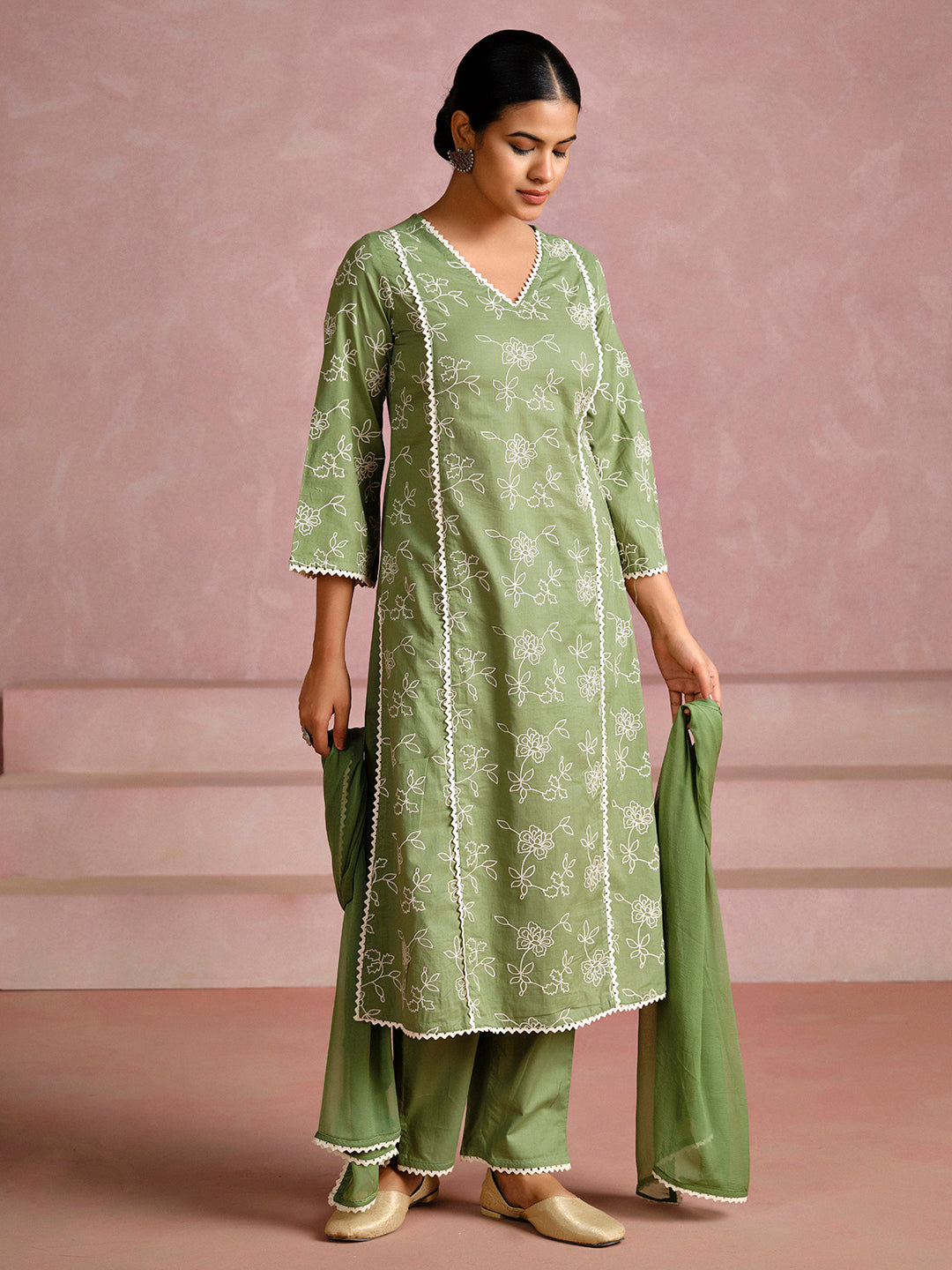 Green Floral Embroidered Cotton Kurta Set With Dupatta