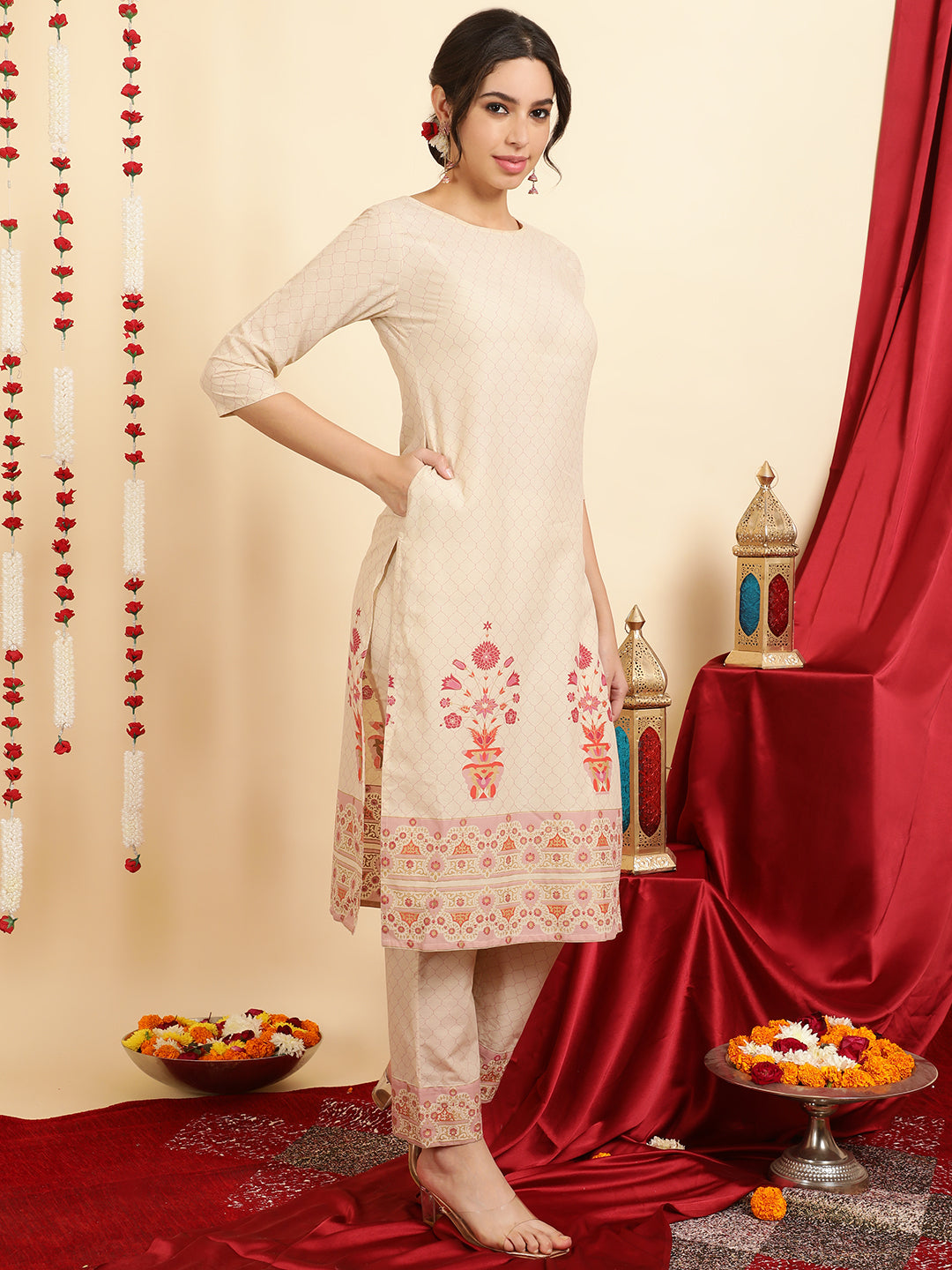 Mauve Ethnic Motif Guldasta Cotton Straight Kurta With Pants And Dupatta