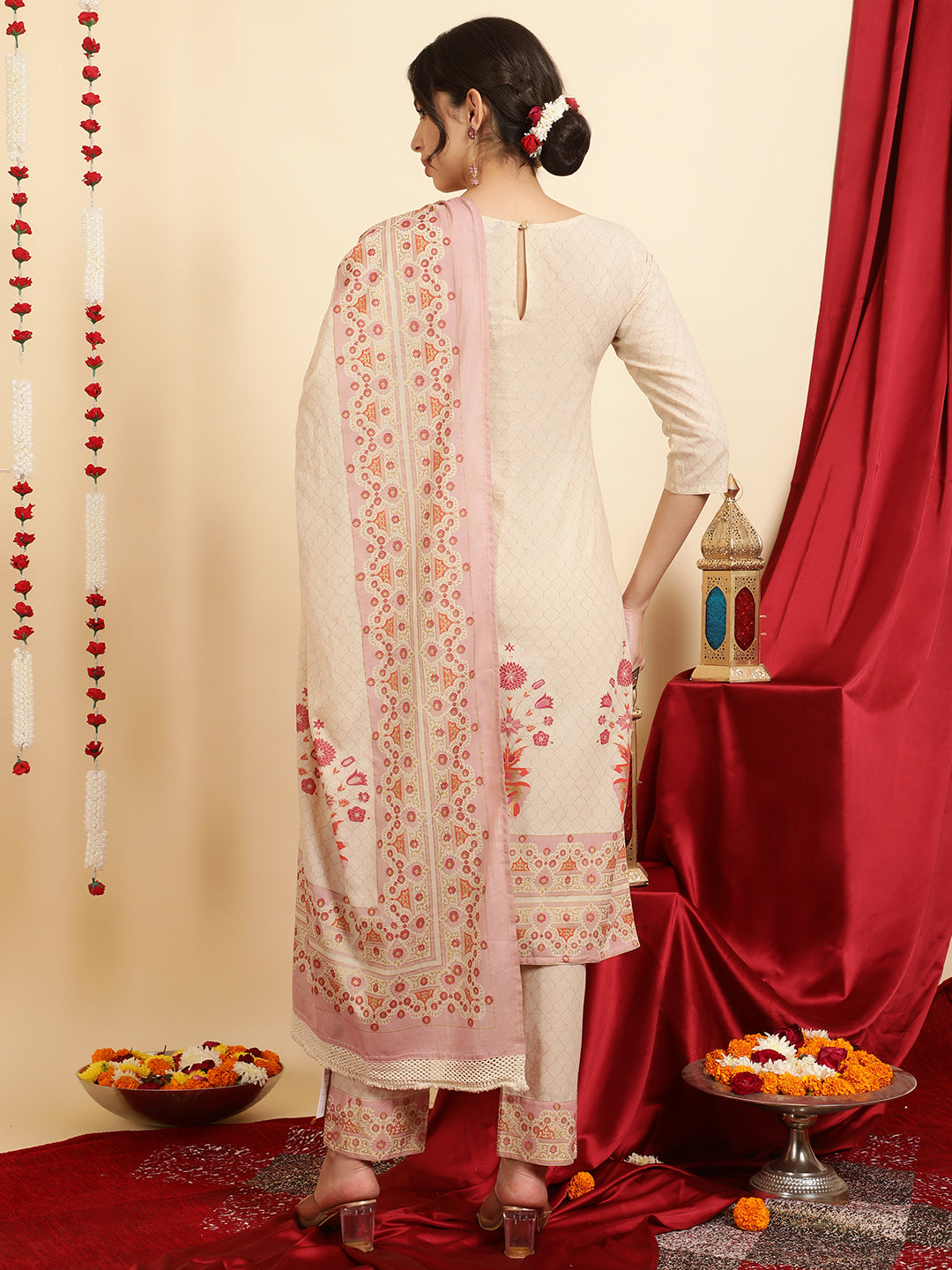 Mauve Ethnic Motif Guldasta Cotton Straight Kurta With Pants And Dupatta