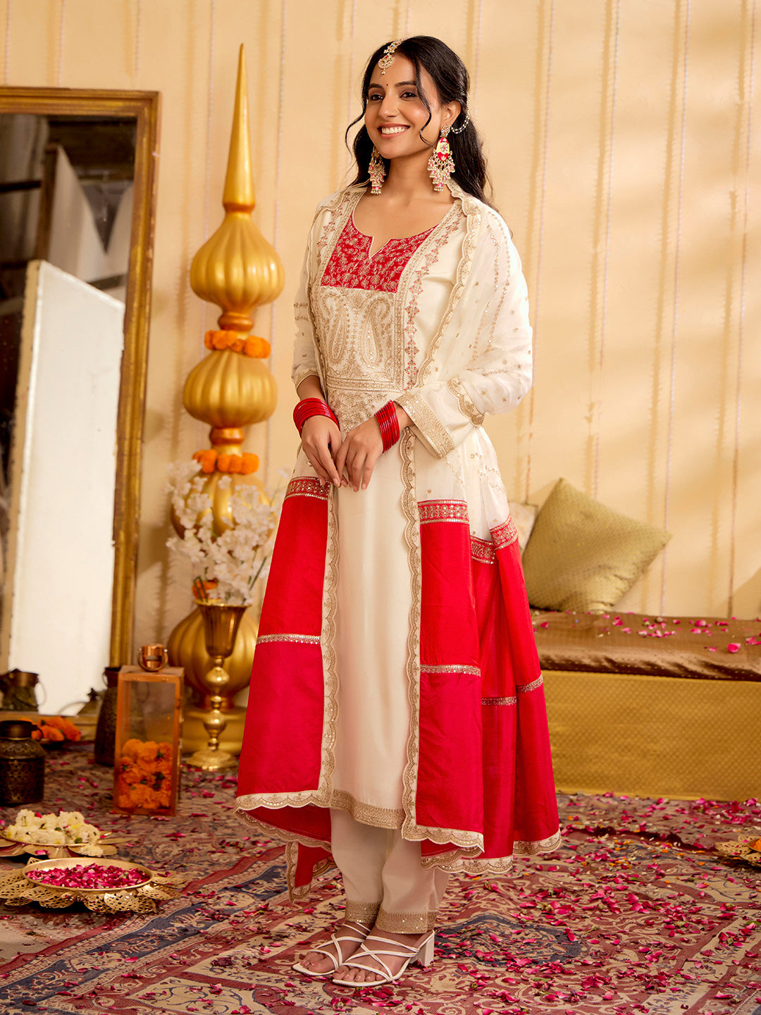 Cream & Fuchsia Zardozi Embroidered Festive Kurta Set With Dupatta