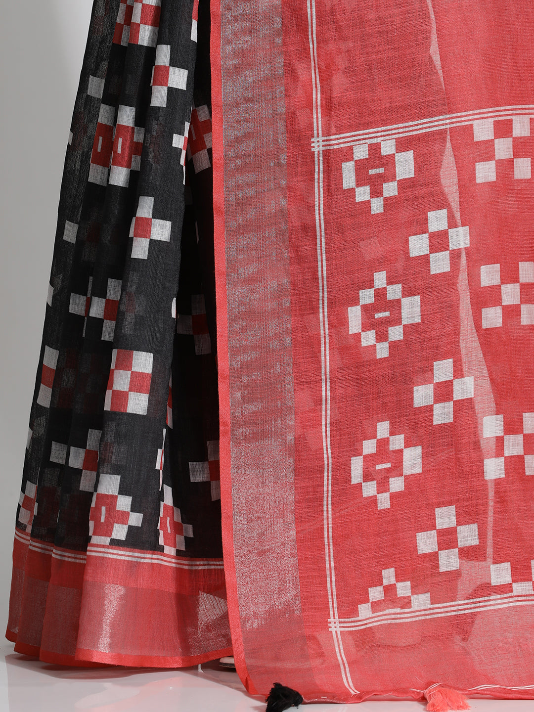 Geometric Printed Daily Wear Pure Linen Saree