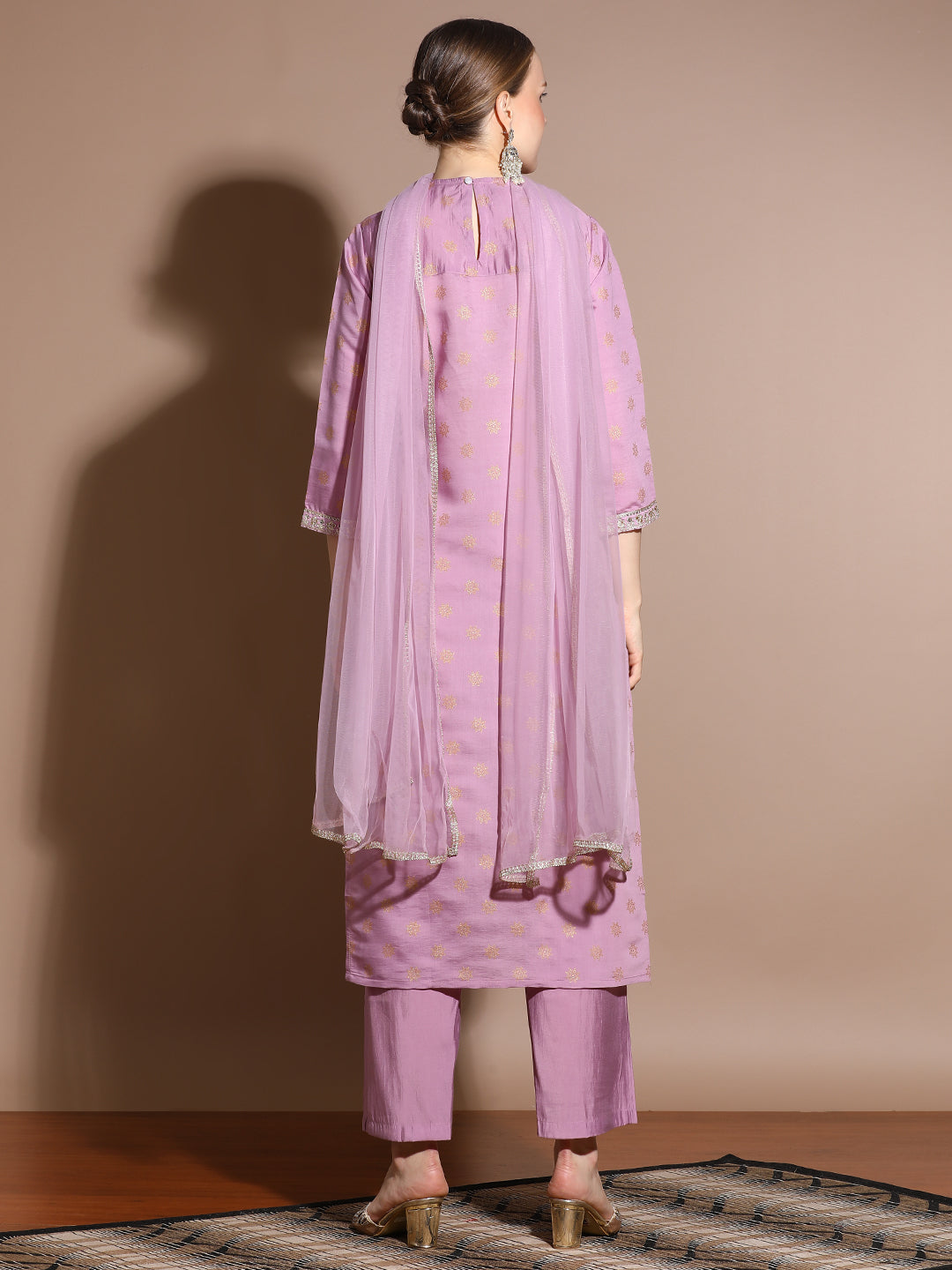 Pink Embroidered Silk Blend Kurta Set With Net Dupatta