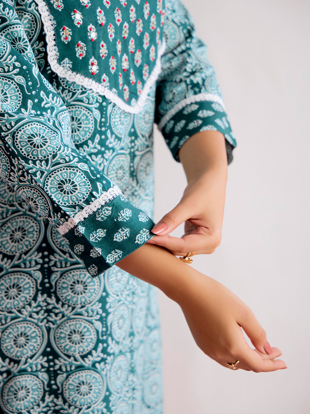 Ethnic Floral Printed Kurta Set With Tie-Dye Dupatta