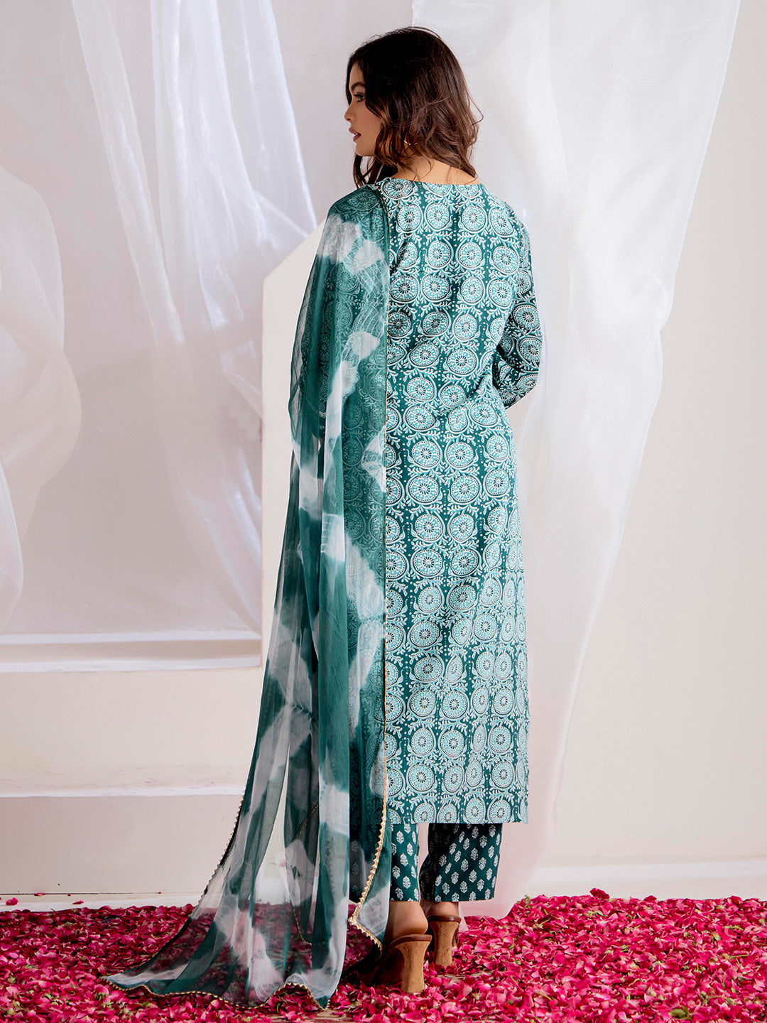 Ethnic Floral Printed Kurta Set With Tie-Dye Dupatta