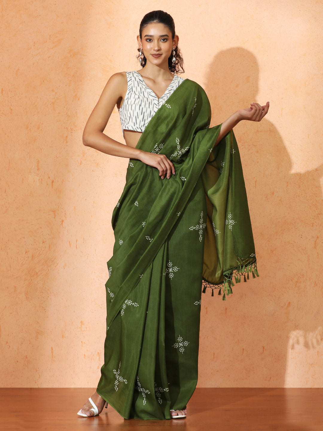 Floral Muslin Cotton Saree with Unstiched Blouse
