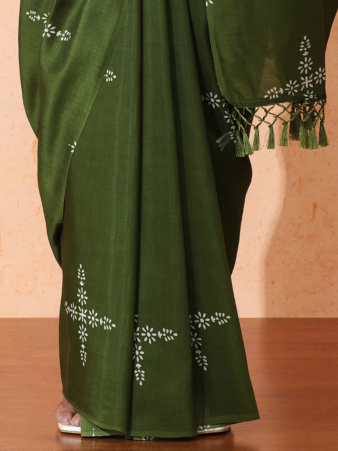 Floral Muslin Cotton Saree with Unstiched Blouse