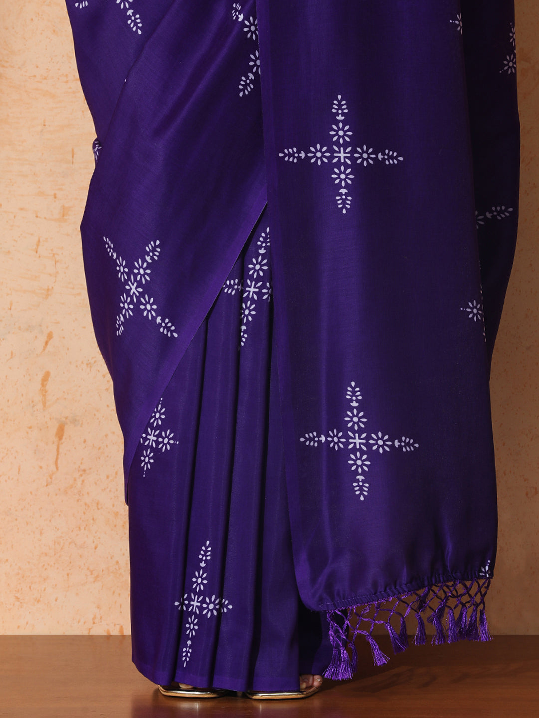 Floral Muslin Cotton Saree with Unstiched Blouse