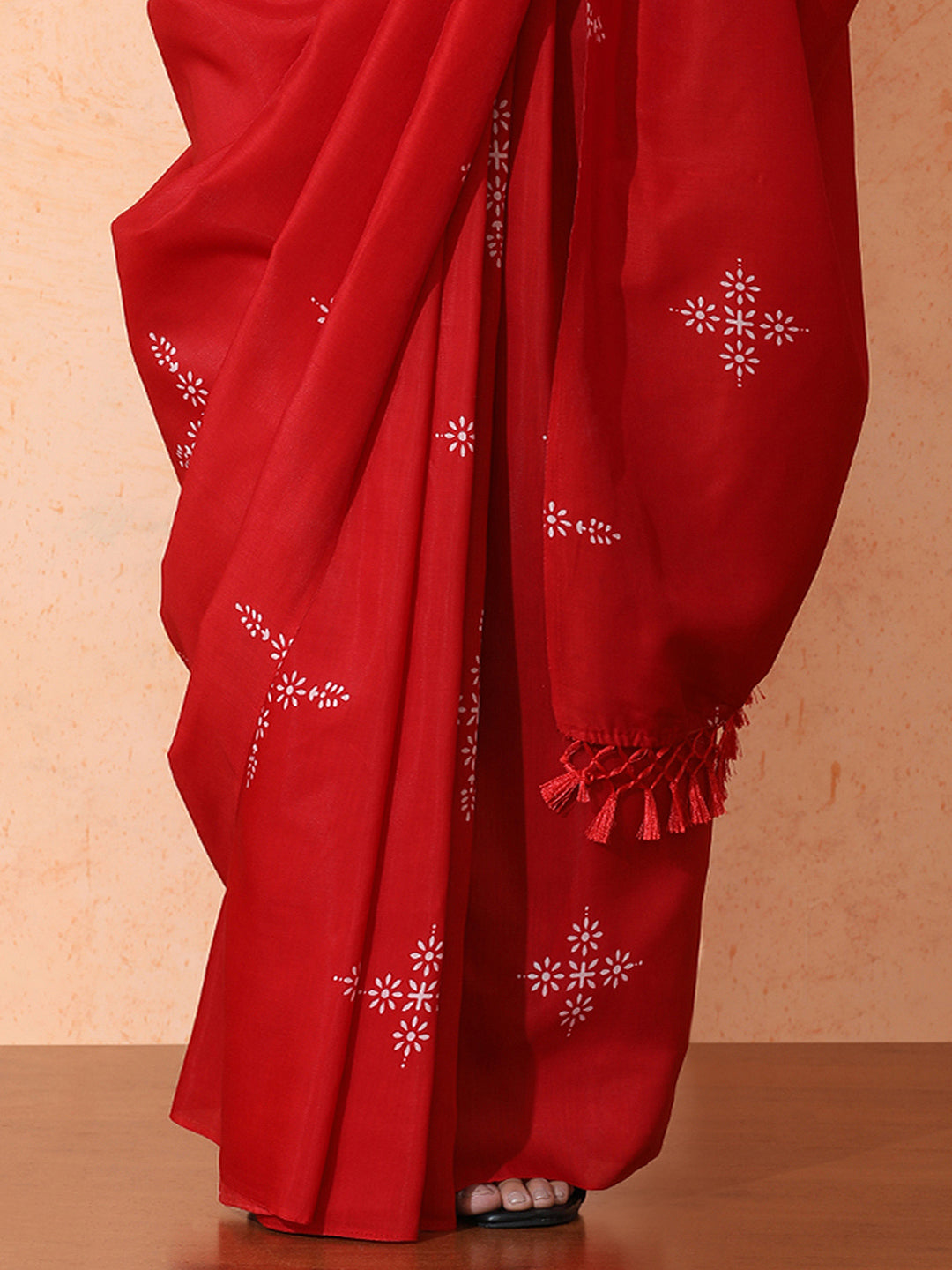Floral Muslin Cotton Saree with Unstiched Blouse