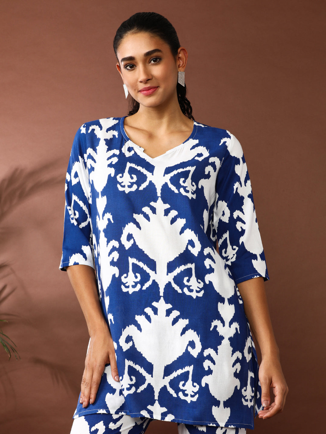 Floral Printed Straight Kurta & Trousers Sets