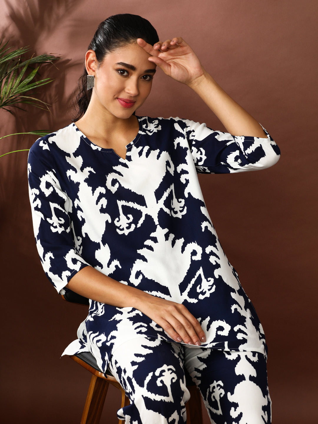 Floral Printed Straight Kurta & Trousers Sets