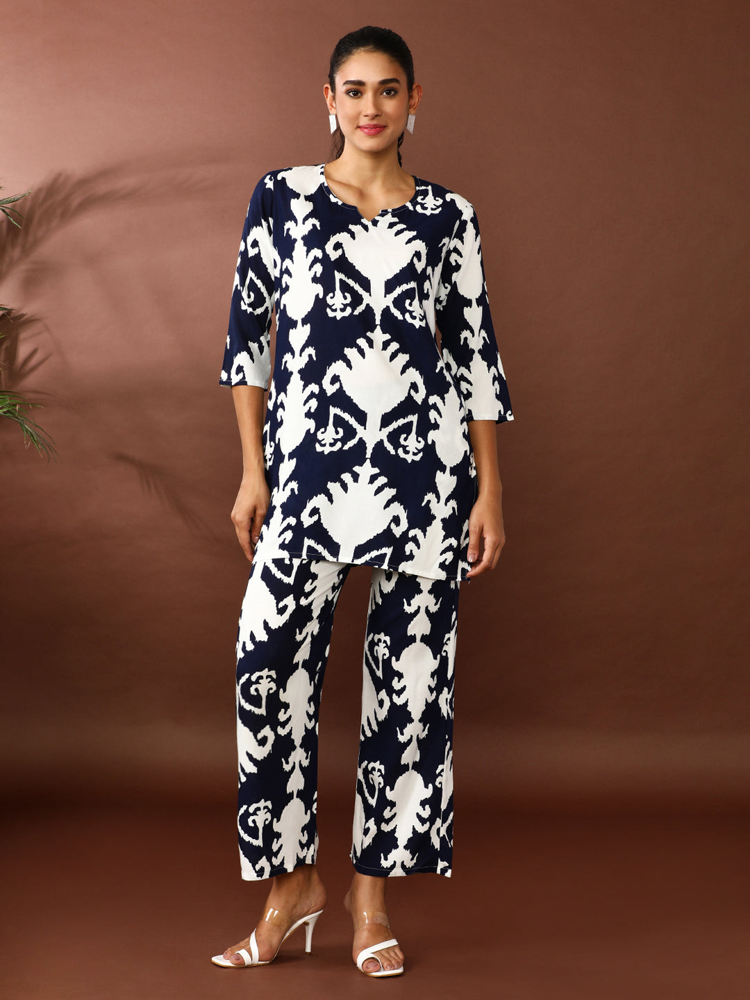 Floral Printed Straight Kurta & Trousers Sets