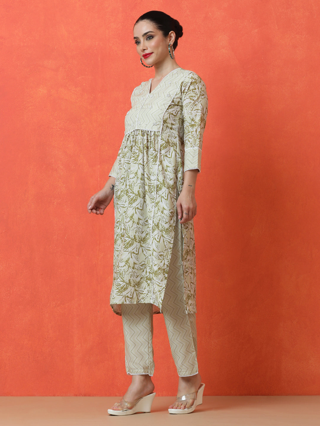 Floral Embroidered A-Line Cotton Blend Kurta & Trousers Sets