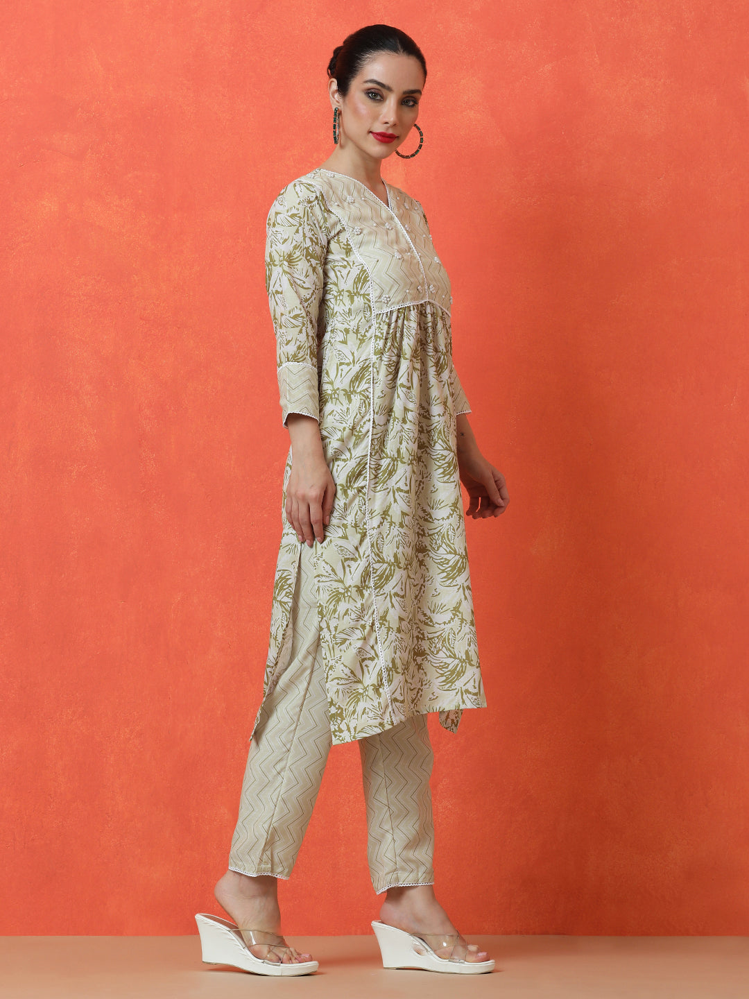 Floral Embroidered A-Line Cotton Blend Kurta & Trousers Sets