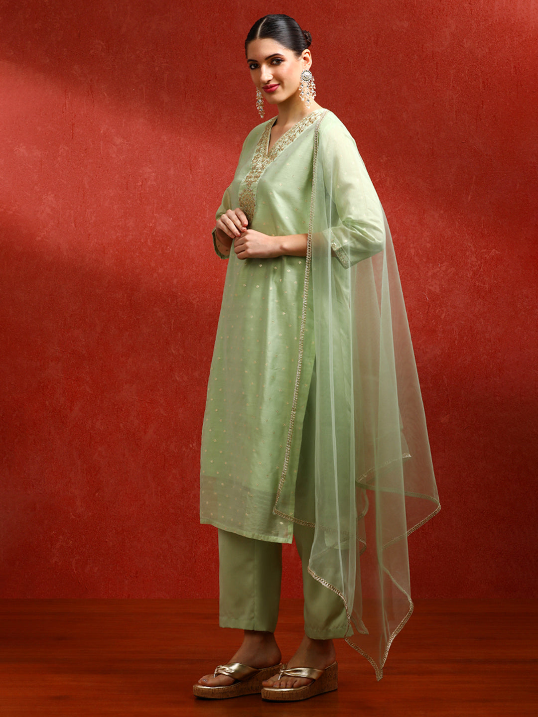 Embroidered Chanderi Cotton Solid Kurta Sets With Net Dupatta