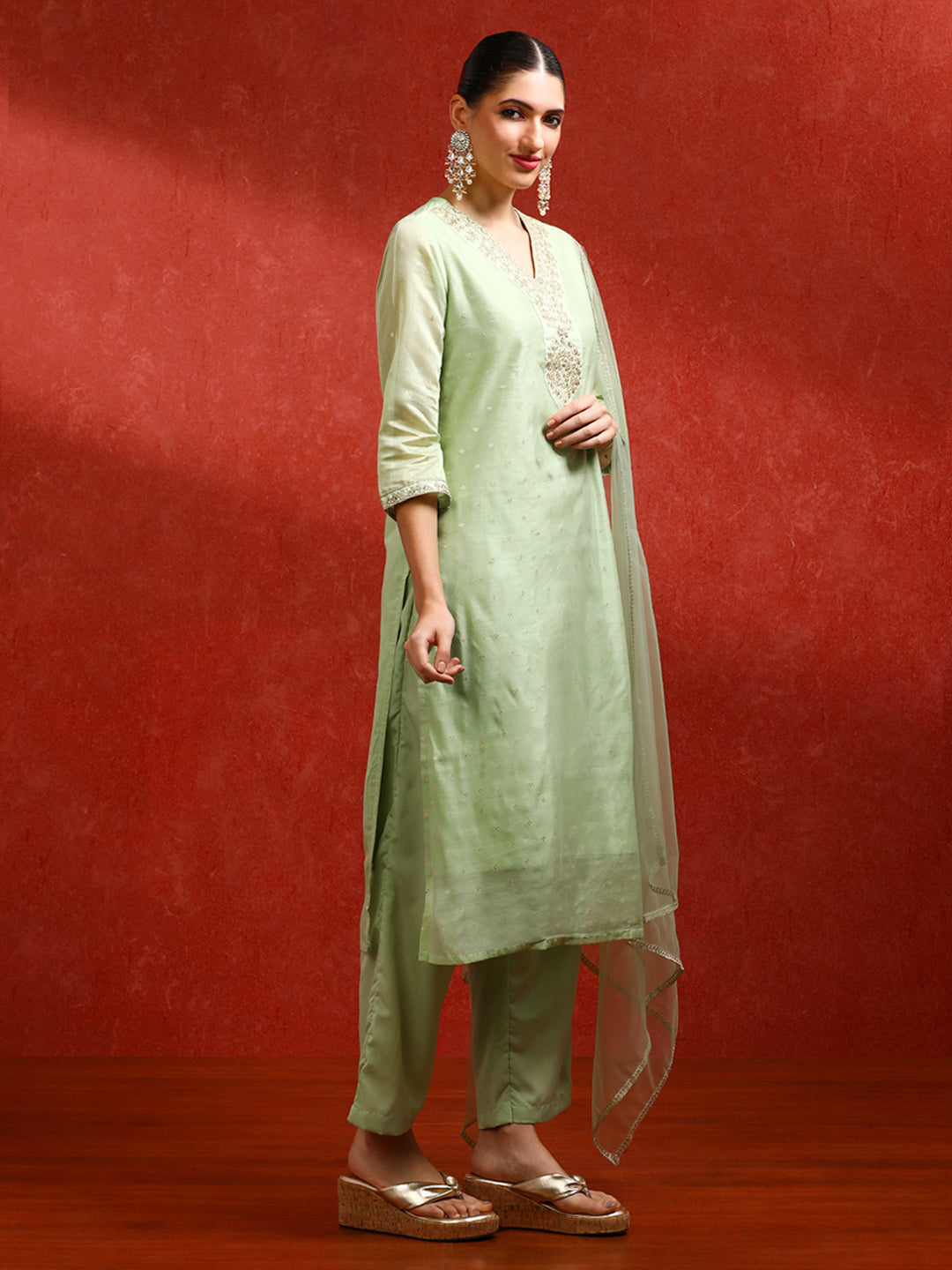 Embroidered Chanderi Cotton Solid Kurta Sets With Net Dupatta