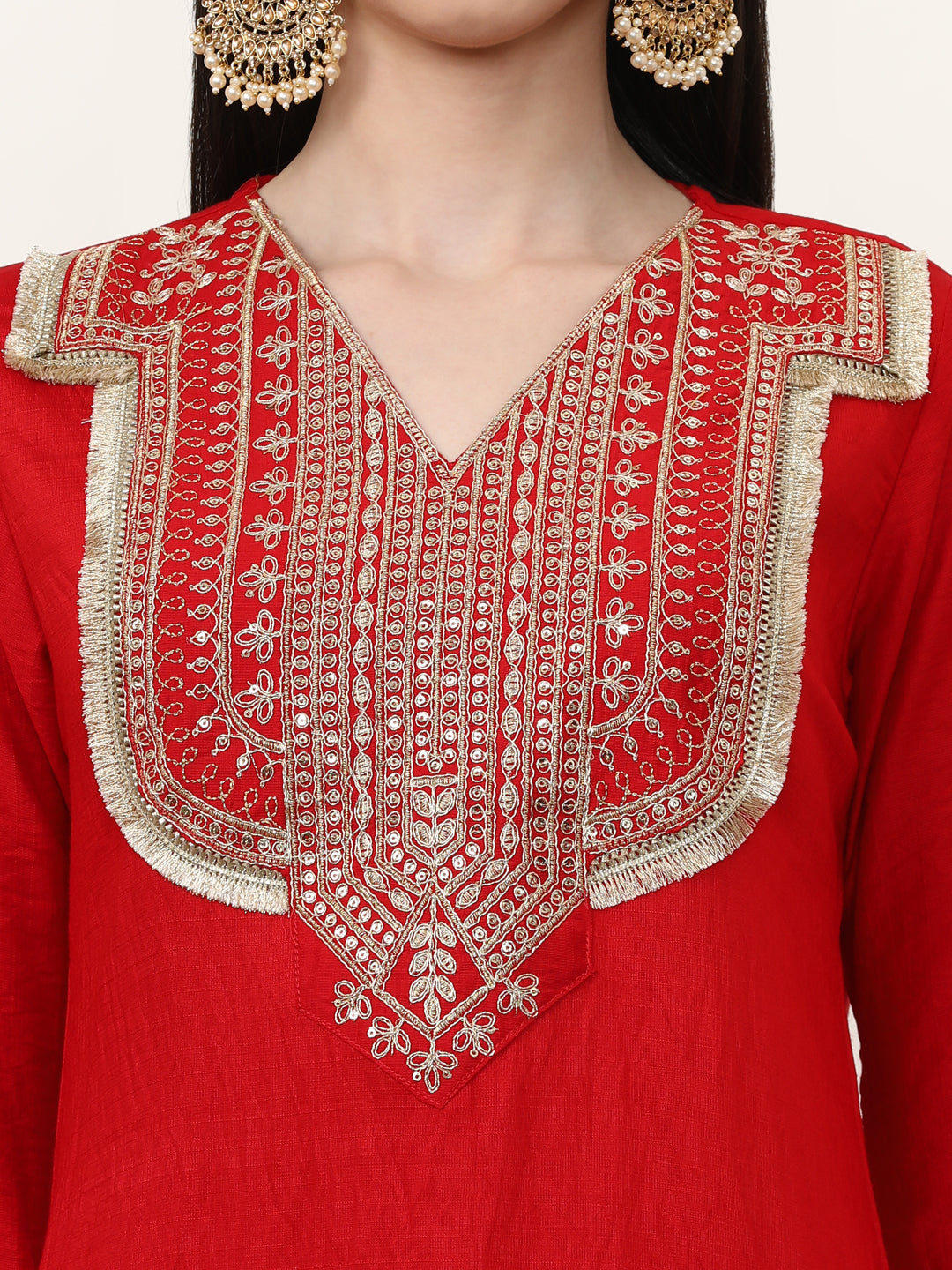 Embroidered Silk Blend Solid Kurta Sets With Net Dupatta