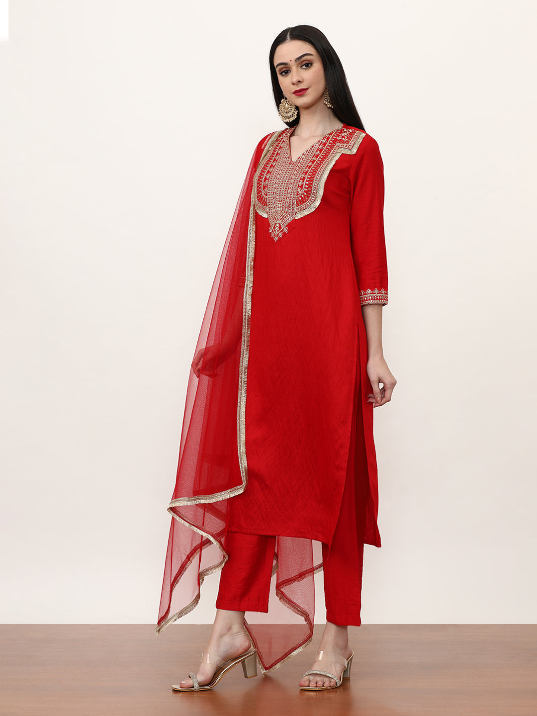 Embroidered Silk Blend Solid Kurta Sets With Net Dupatta