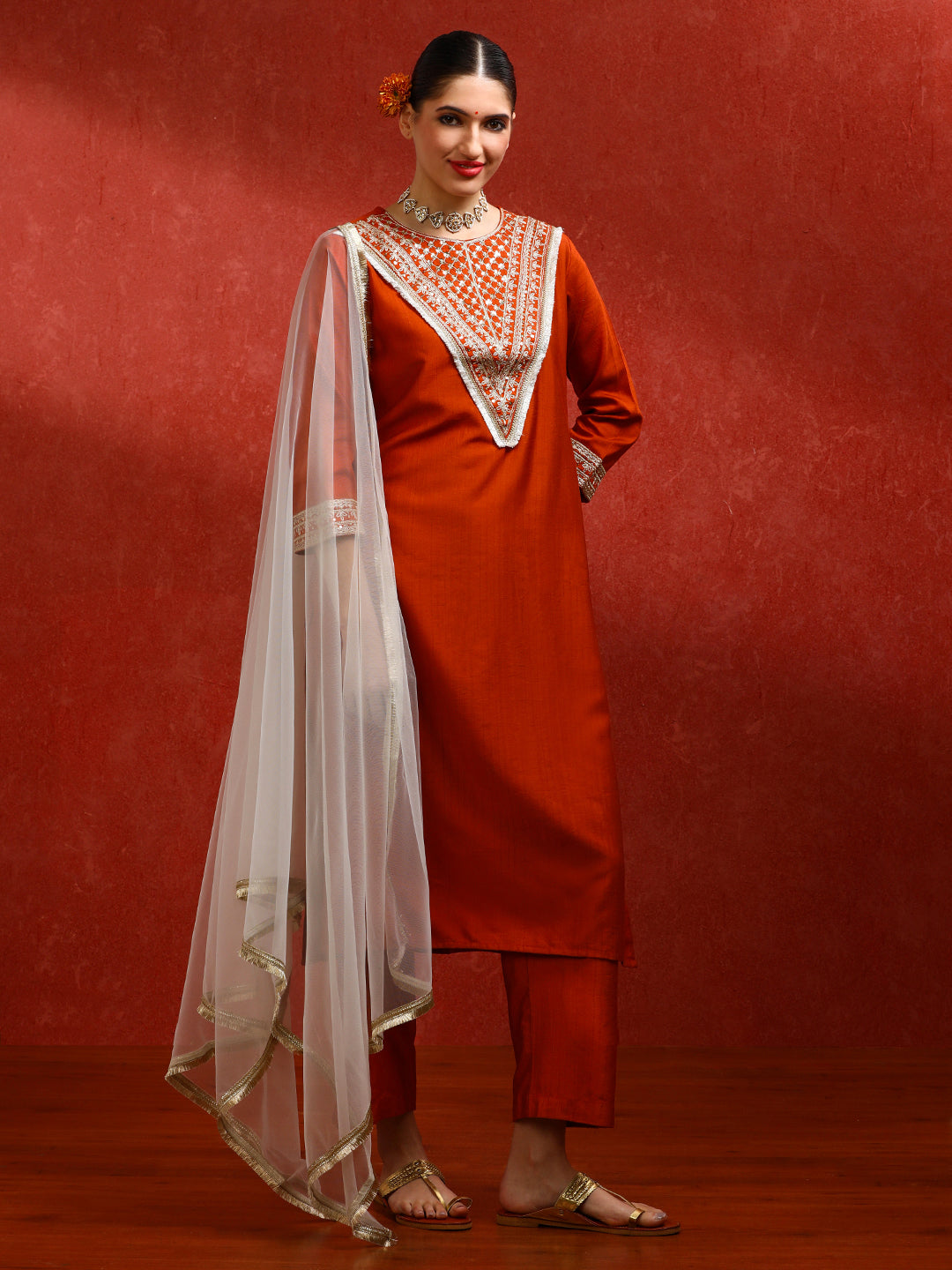 Embroidered Silk Blend Solid Kurta Sets With Net Dupatta