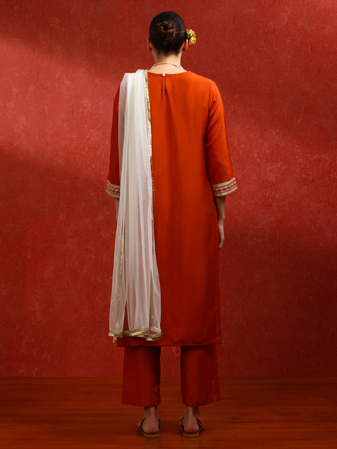 Embroidered Silk Blend Solid Kurta Sets With Net Dupatta