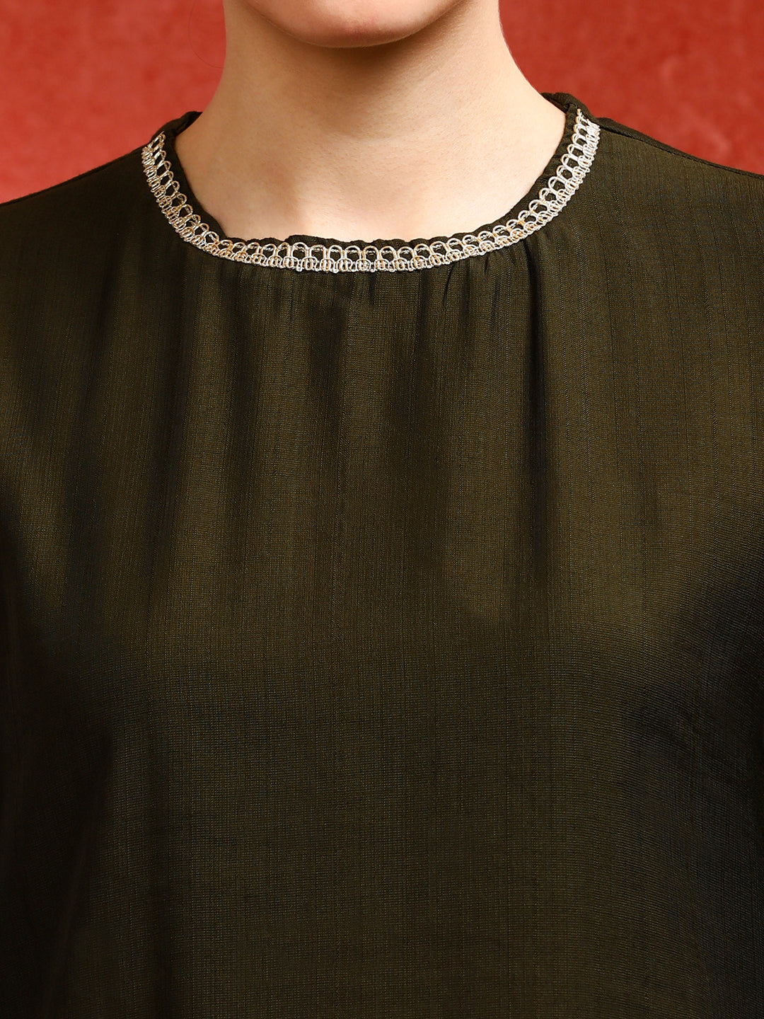 Embroidered Silk Blend Ethnic Motifs Kurta Sets With Net Dupatta