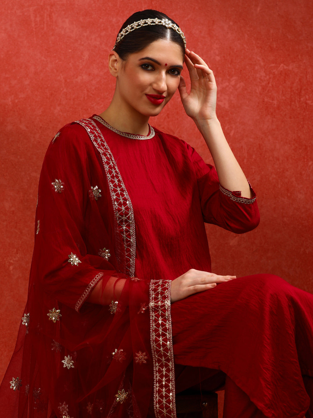 Embroidered Silk Blend Ethnic Motifs Kurta Sets With Net Dupatta