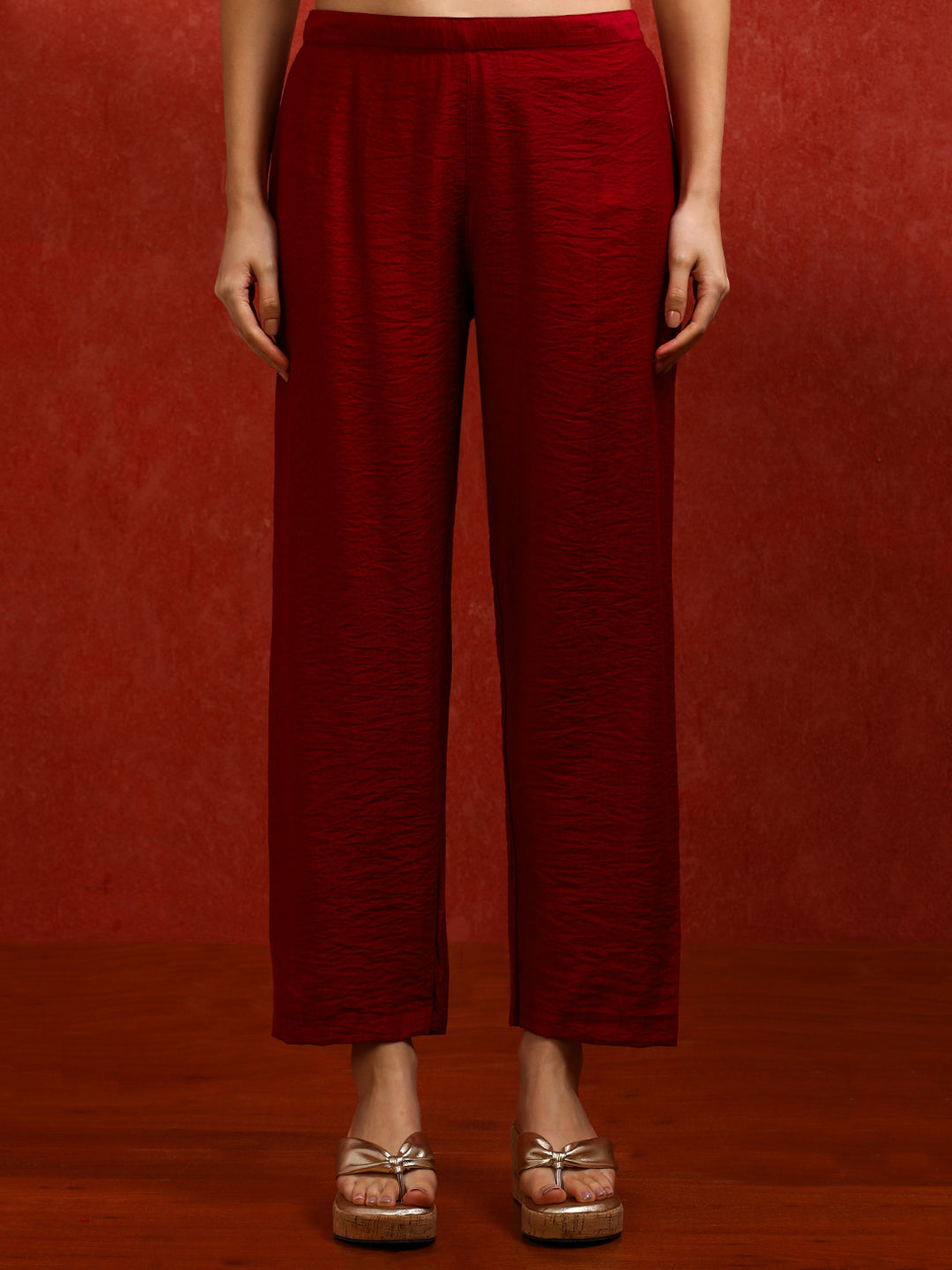 Embroidered Silk Blend Ethnic Motifs Kurta Sets With Net Dupatta