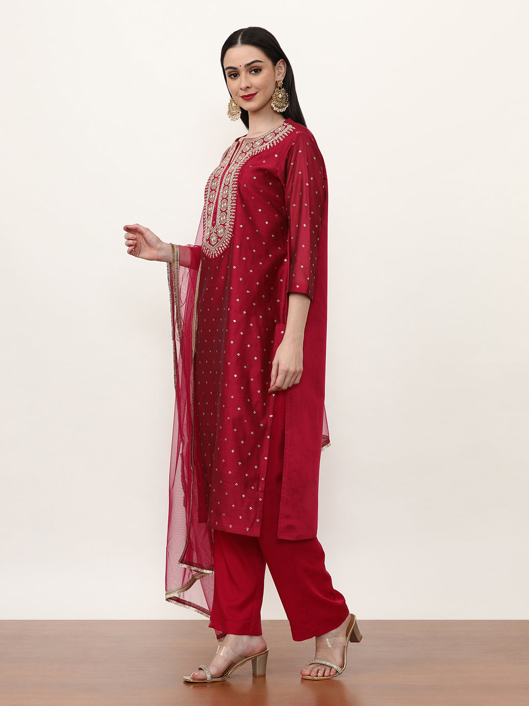 Embroidered Silk Blend Ethnic Motifs Kurta Sets With Net Dupatta