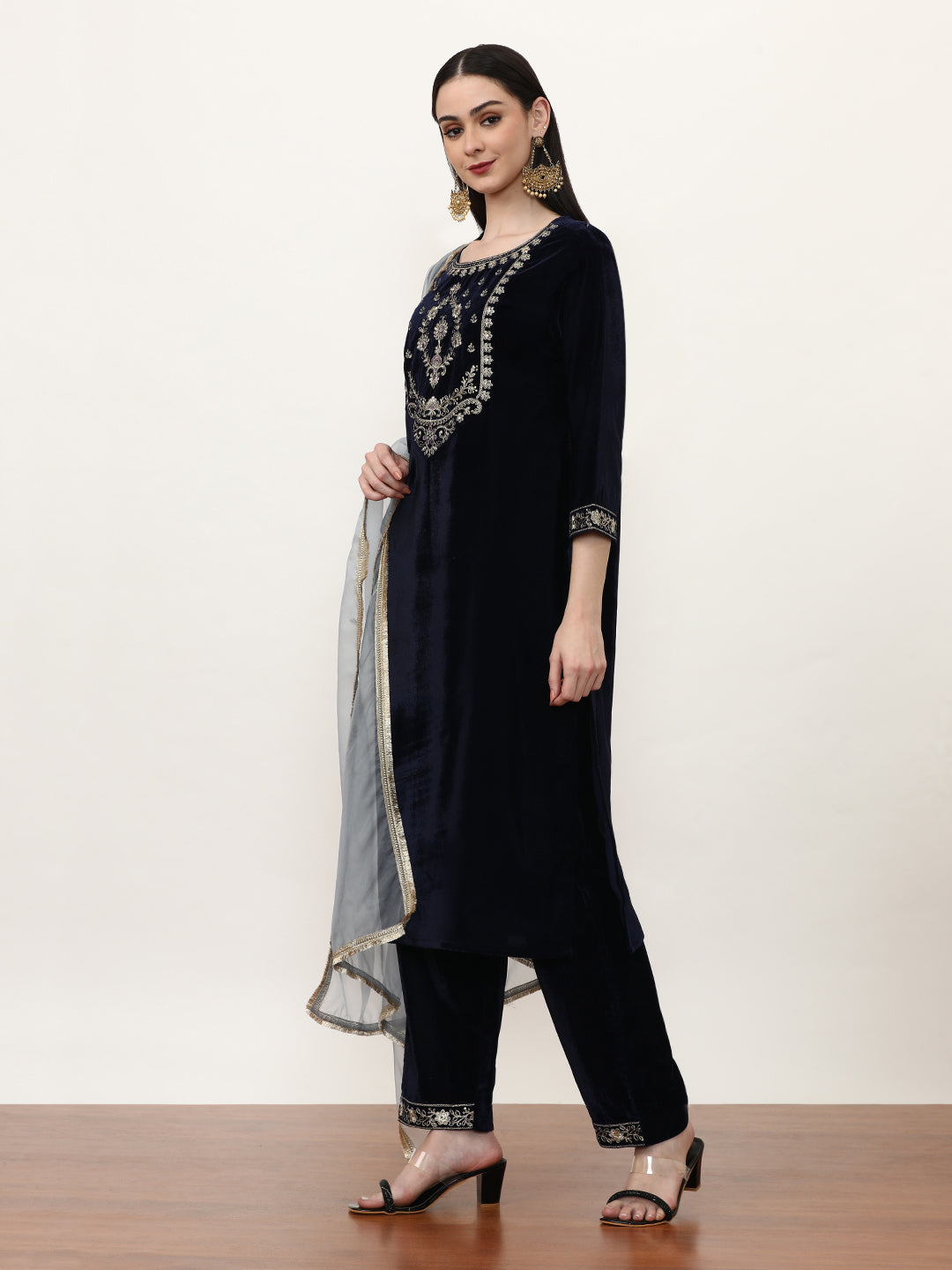 Embroidered Velvet Ethnic Motifs Kurta Sets With Organza Dupatta