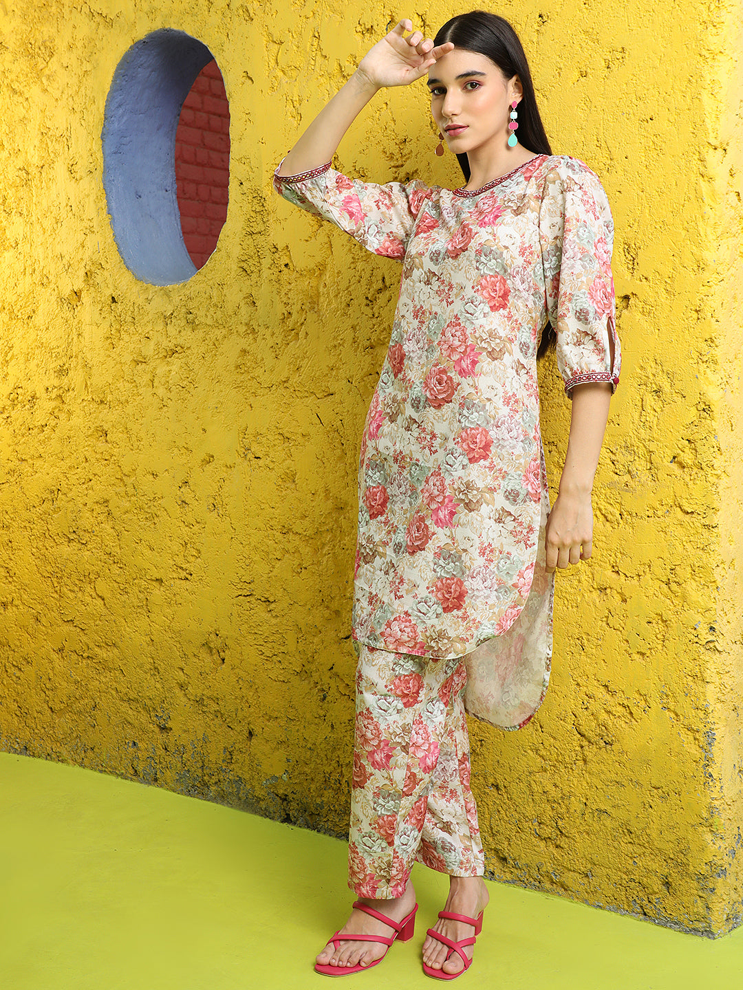 Peach Rose Floral Printed Kurta With Pants