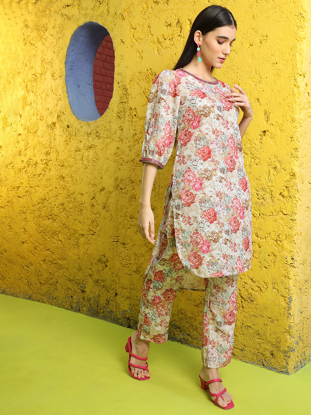 Peach Rose Floral Printed Kurta With Pants