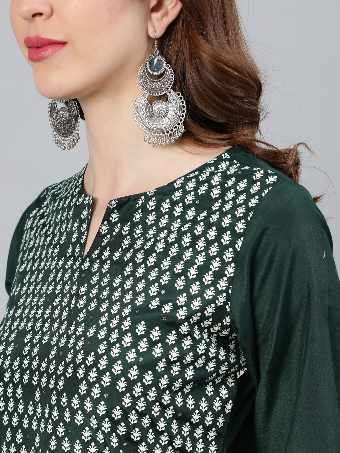 Green Ethnic Motifs Straight Silk Blend Kurta