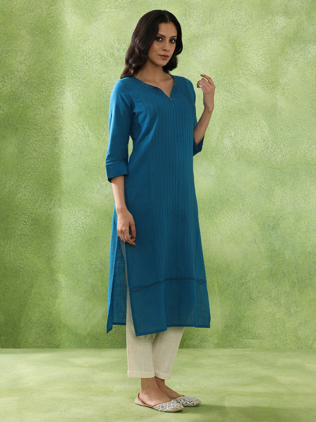 Solid Embroidered Straight Pure Cotton Kurta