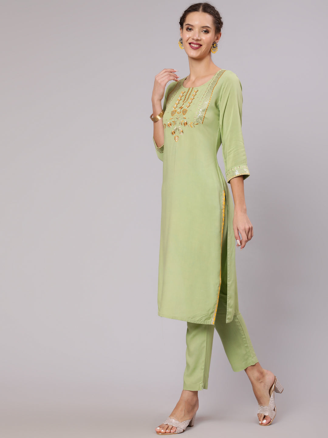 Embroidered Green Kurta With Pants And Chanderi Dupatta