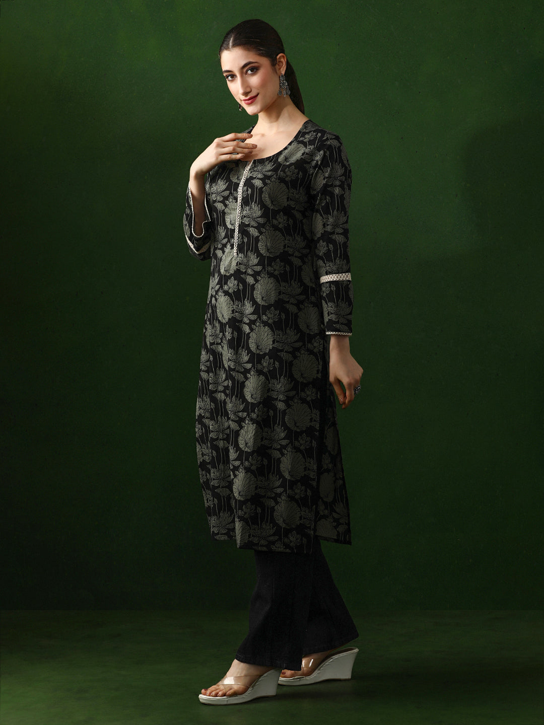 Floral Embroidered Straight Pure Cotton Kurta