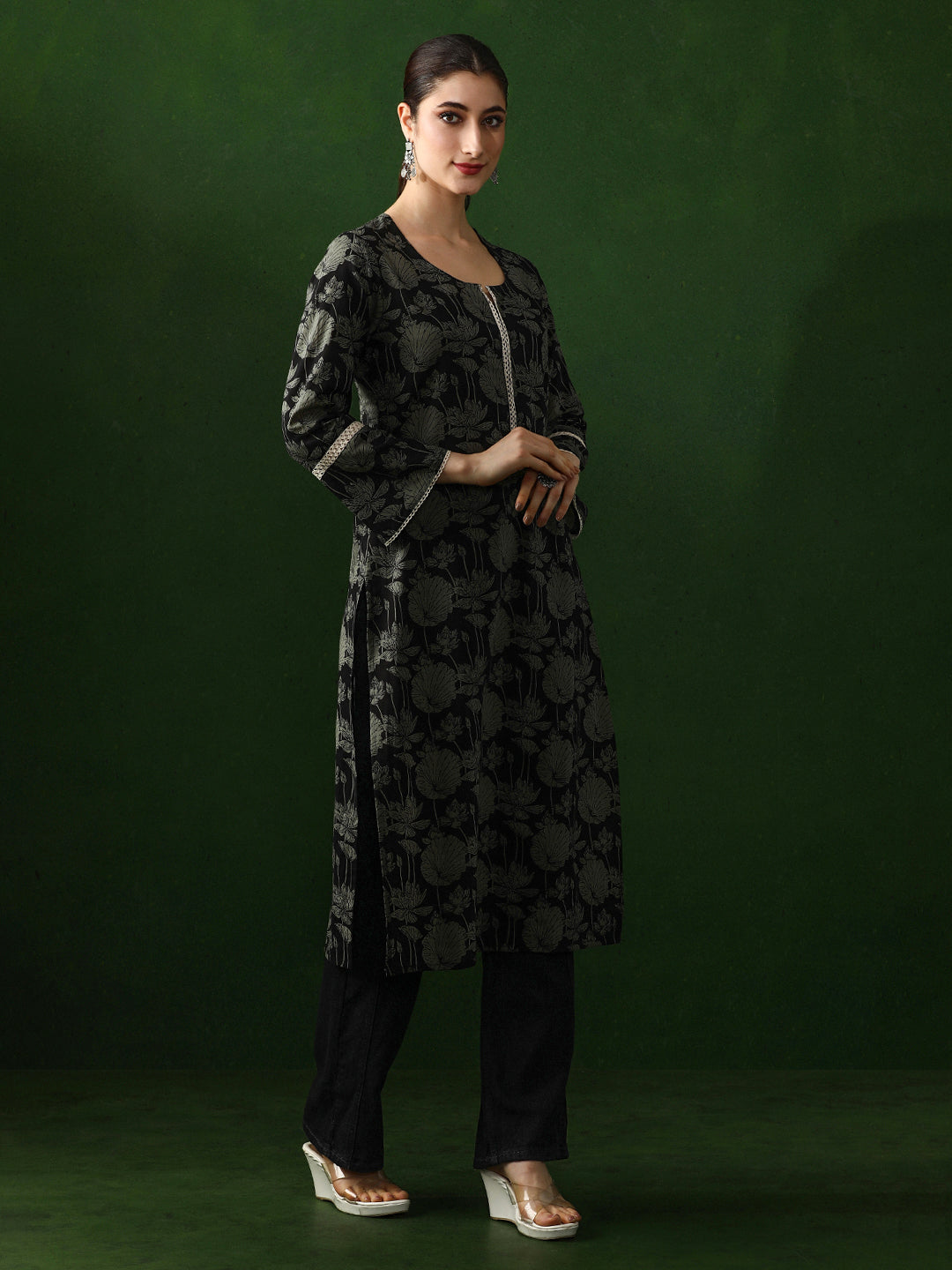 Floral Embroidered Straight Pure Cotton Kurta