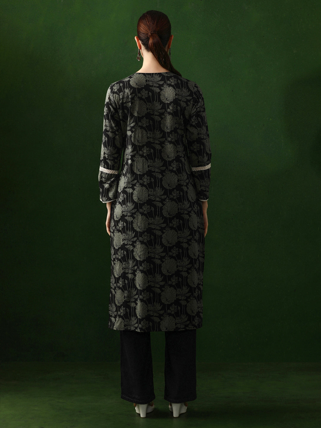 Floral Embroidered Straight Pure Cotton Kurta