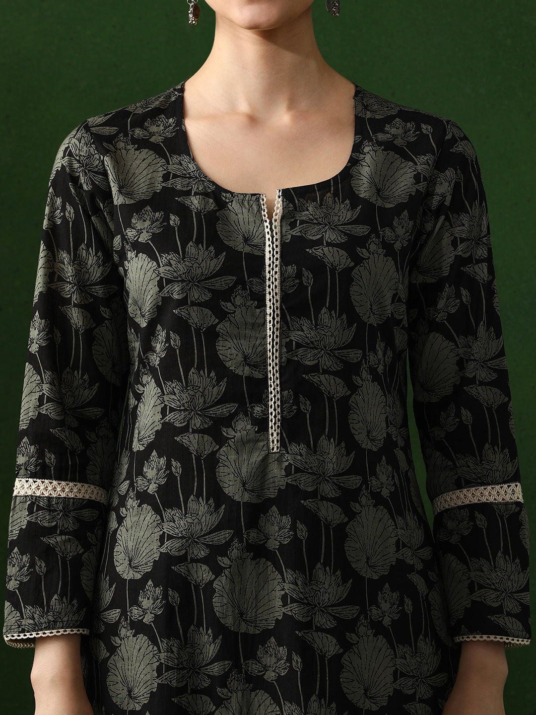 Floral Embroidered Straight Pure Cotton Kurta